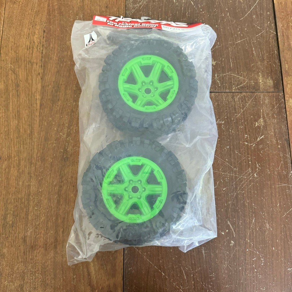 Traxxas 8672G Tire /Wheel Assembled Glued (Green Wheels, Talon‎ EXT Tires)